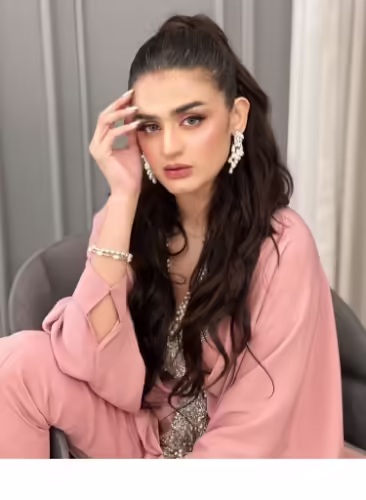 Hira Mani’s latest pictures are definitely a sight for the sore eyes
