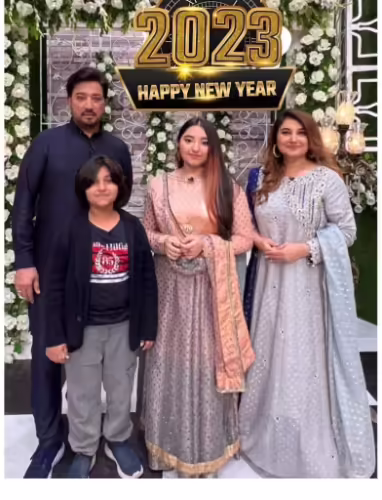 Javeria Saud shares beautiful pictures from family vacations to Dubai