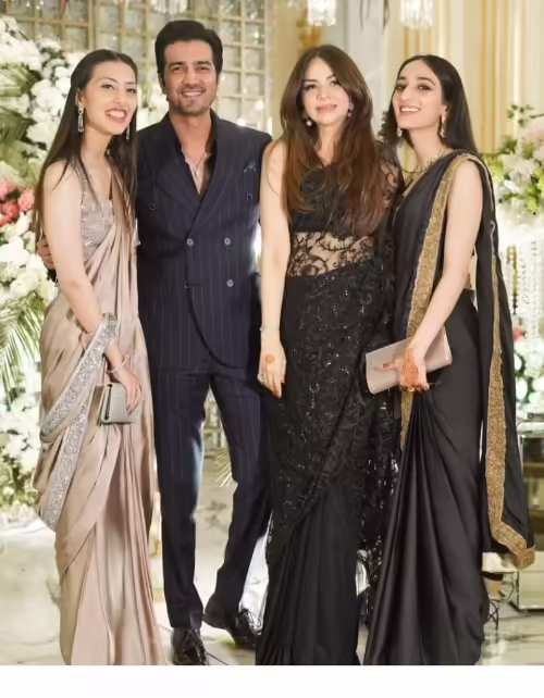 HD pictures from Saleem Sheikh’s daughter Nashmiya walima ceremony