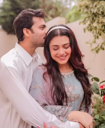 Fans Congratulate Zara Noor Abbas On Pregnancy Announcement