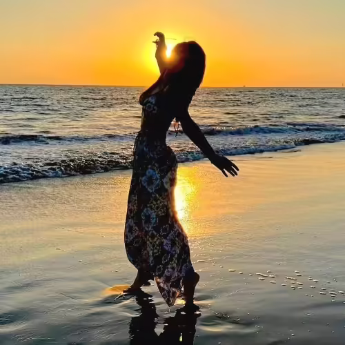 Ayesha Omar's Beach Outfit Ignites Heavy Public Criticism