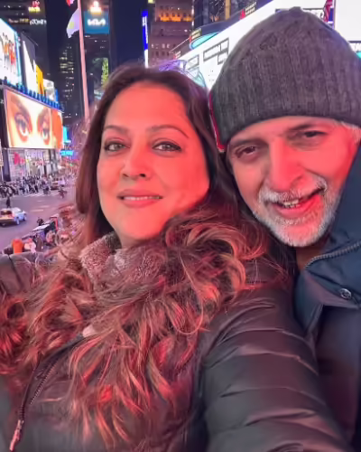 Fazila Qazi Pictures With Husband From New York