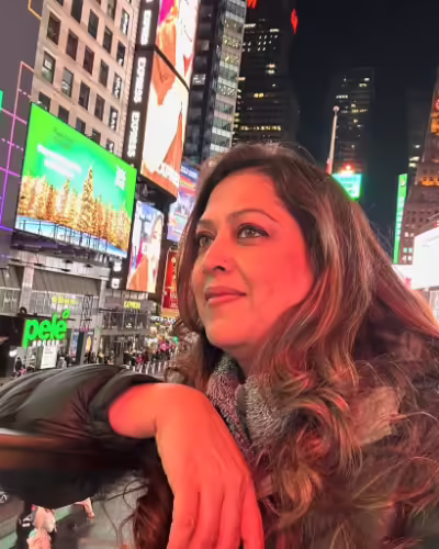 Fazila Qazi Pictures With Husband From New York