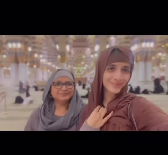 Mawra Hocane Umrah Pictures From Saudi Arabia