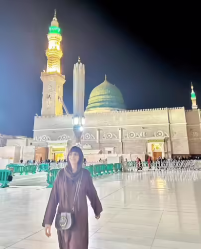 Mawra Hocane Umrah Pictures From Saudi Arabia
