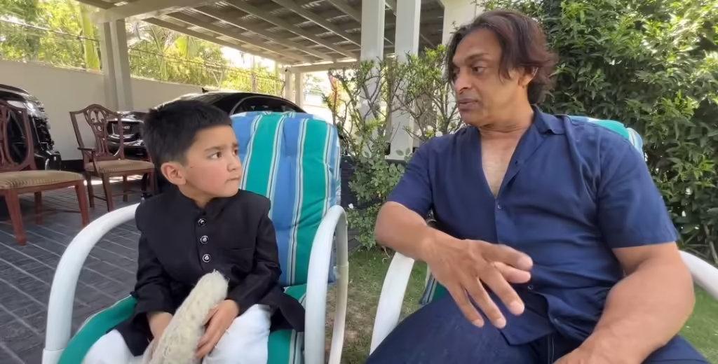 Muhammad Shiraz's Adorable Pictures With Shoaib Akhtar From Their Meet Up