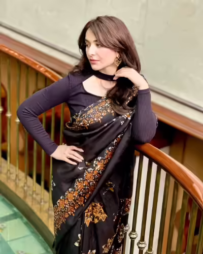 Yumna Zaidi Stuns in a Digital Print Black Saree: Pictures