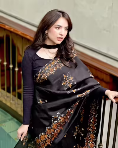 Yumna Zaidi Stuns in a Digital Print Black Saree: Pictures