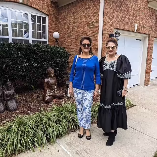 Bushra Ansari's Younger Sister, Asma Abbas, Faces Criticism for Her Dressing Choice