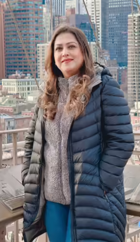 Fazila Qazi Pictures With Husband From New York