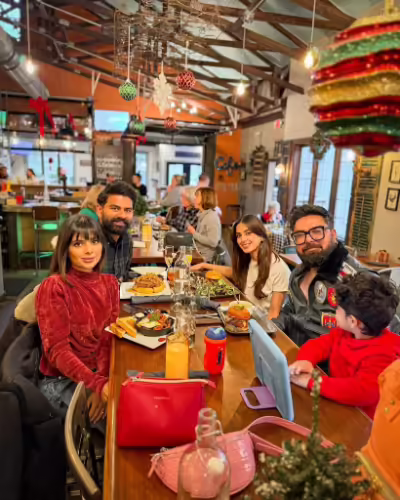 Iqra Aziz And Yasir Hussain Celebrate 4th Anniversary In USA