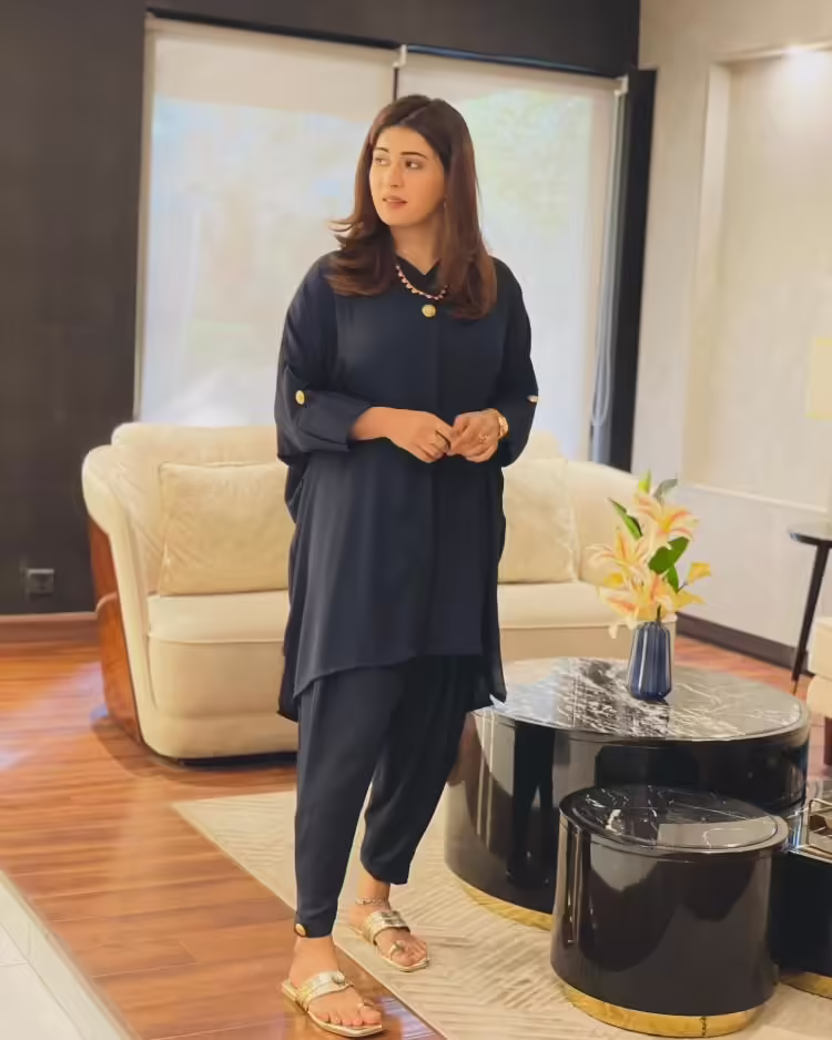 Iqrar ul Hassan And Wife Qurutulain Celebrate 17th Wedding Anniversary