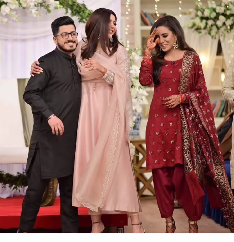 Beautiful Pictures of Nida Yasir With Her Bhabhi Sumbul Talha
