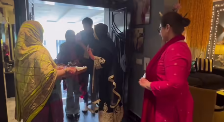 Saba Faisal's Grand Welcome Of Daughter In Law Ignites Criticism
