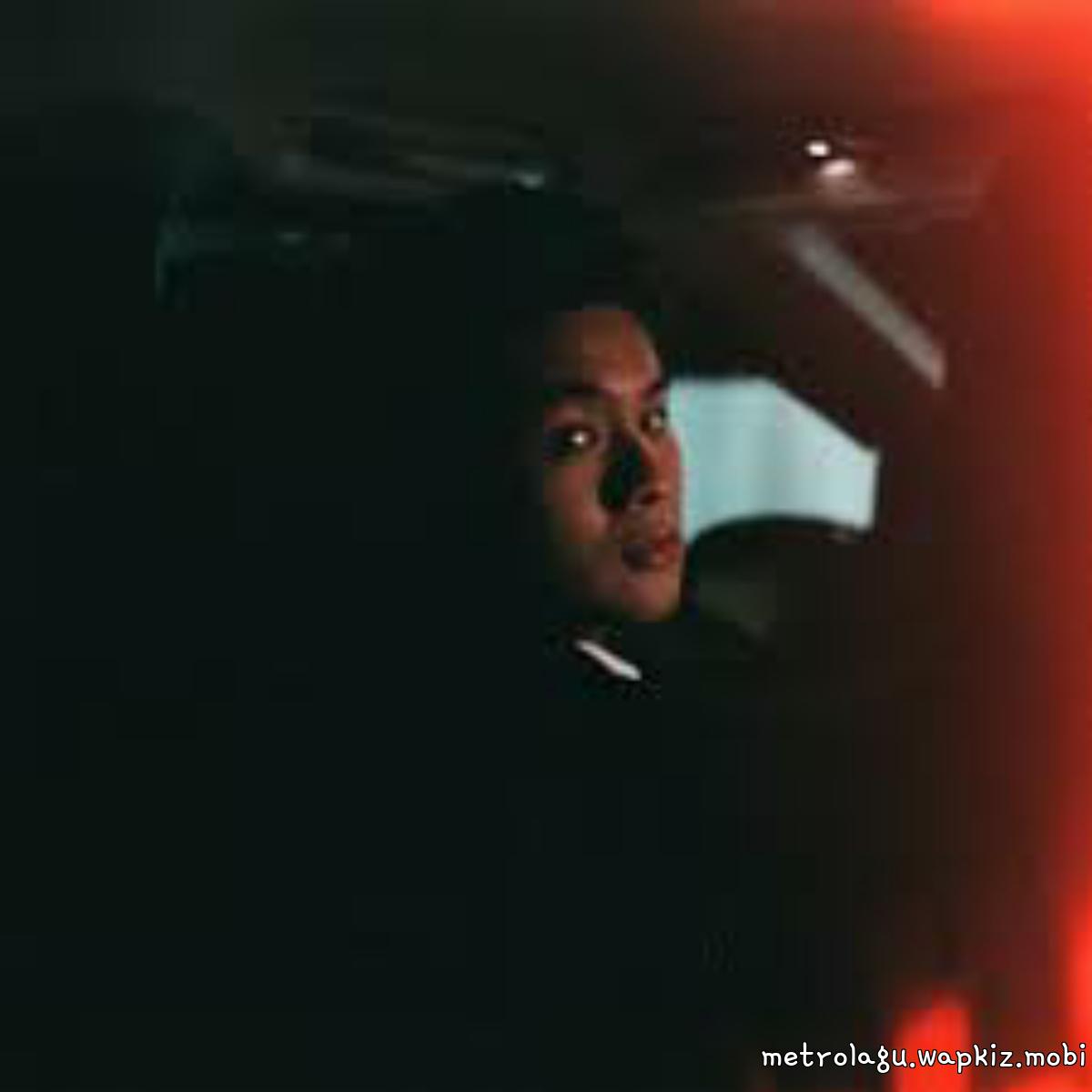 Liam Amadeo - Jarak Kritis