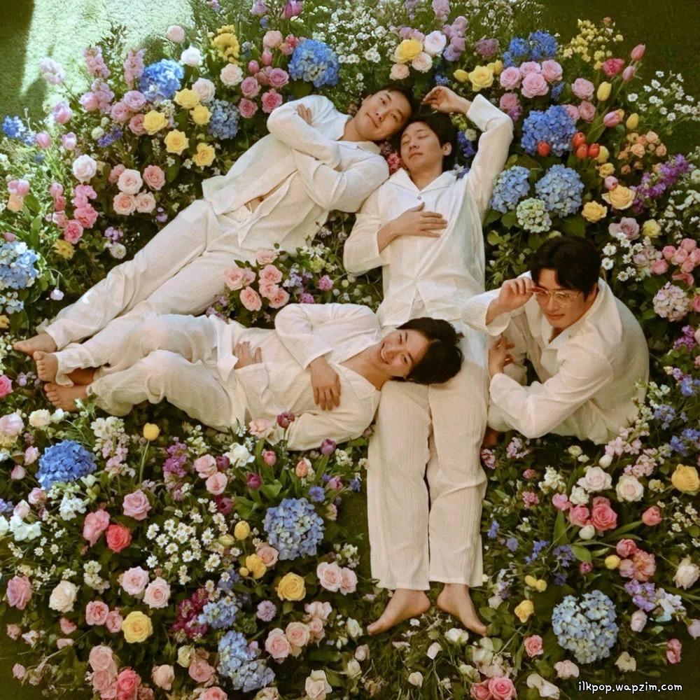 4 For - ๋ด ์น๊ตฌ์ ๊ฒฐํผ์ (My friend's wedding)