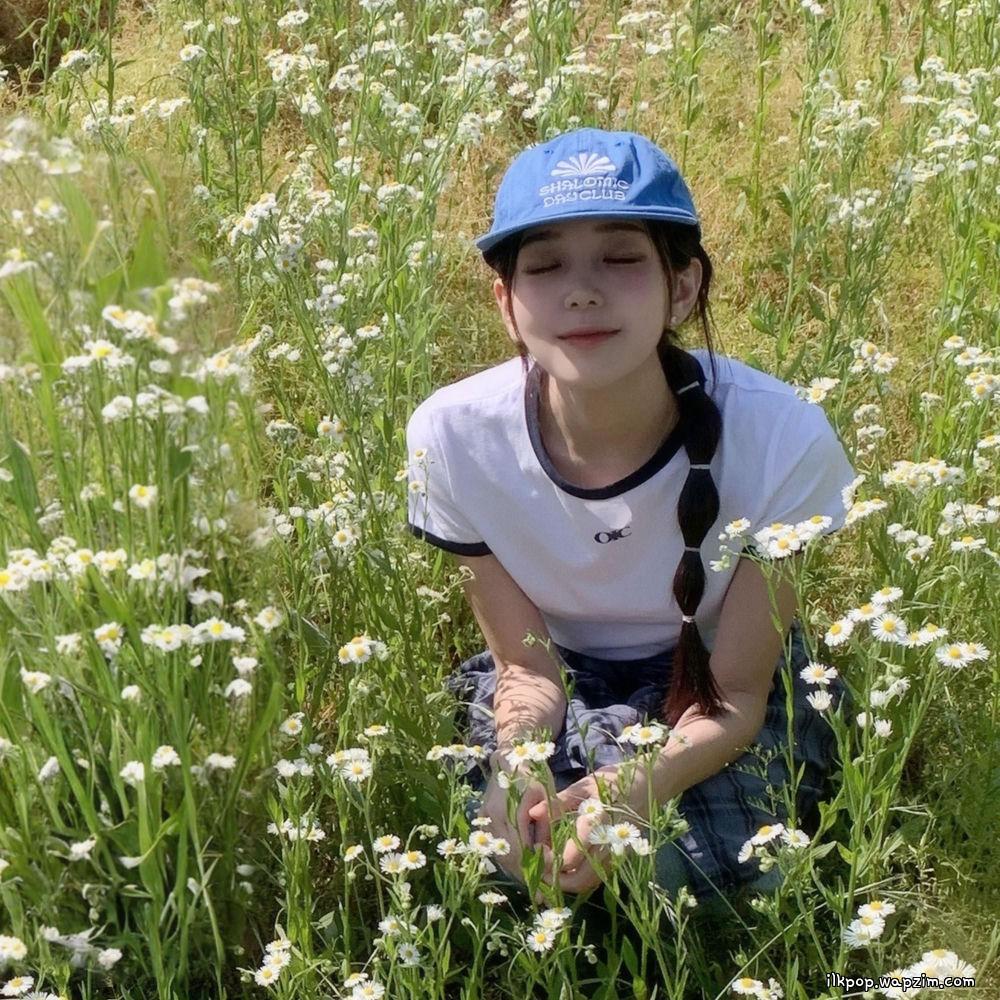 dahee - 봄이라서 (Because It's Spring)