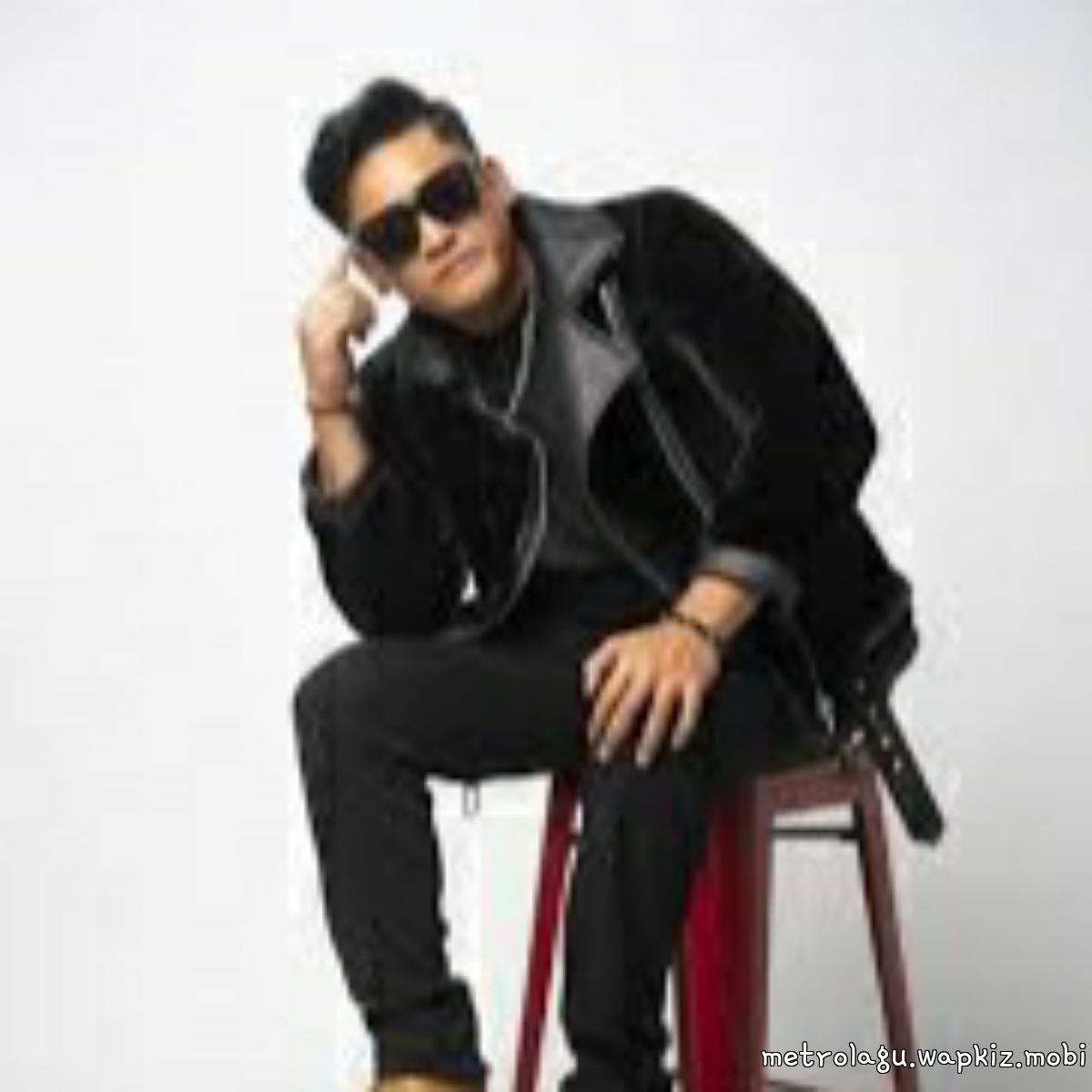 Iskandar Zulkarnain - Sewaktu Bahagia