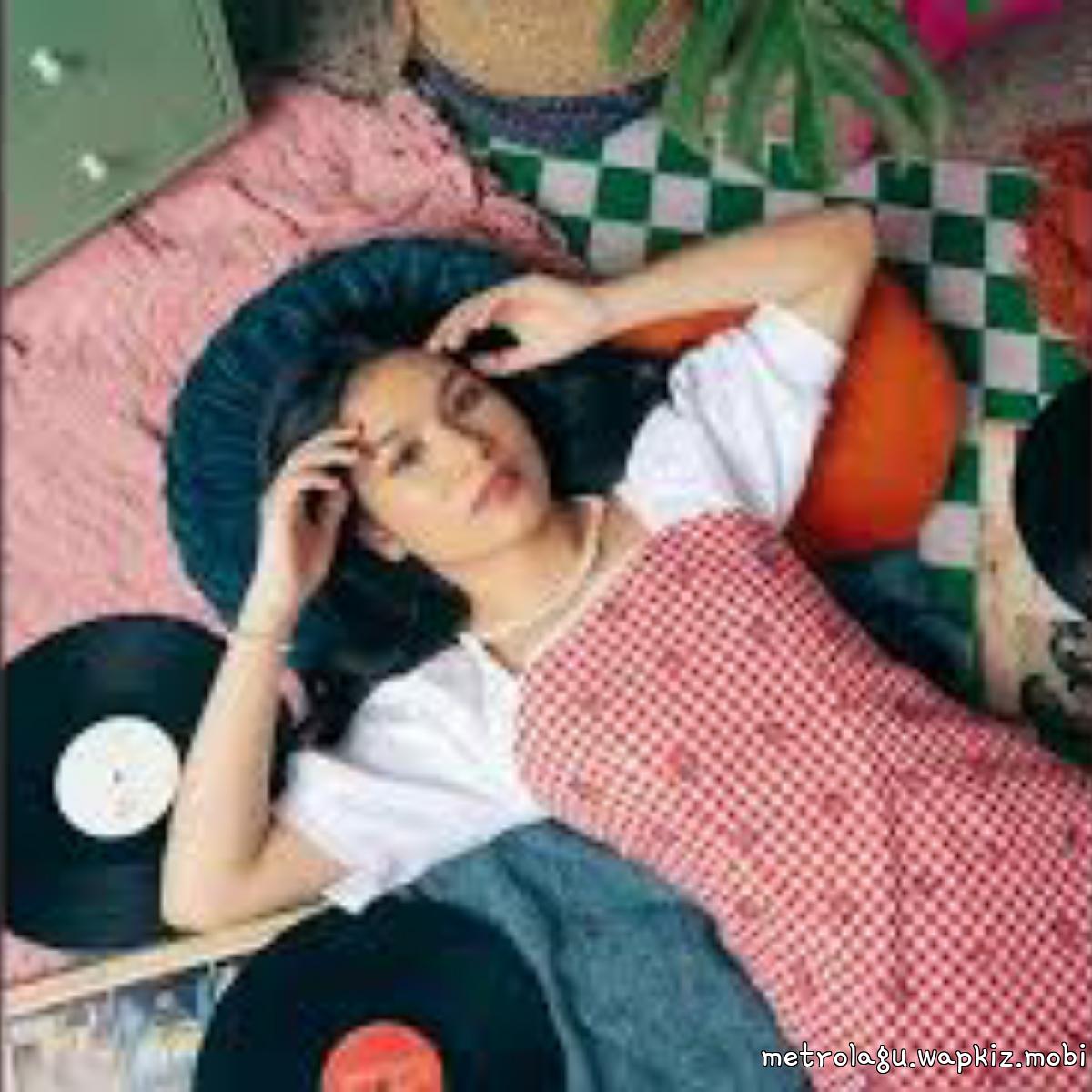 Vanessa Zee, Yovie Widianto - Engga Ngerti