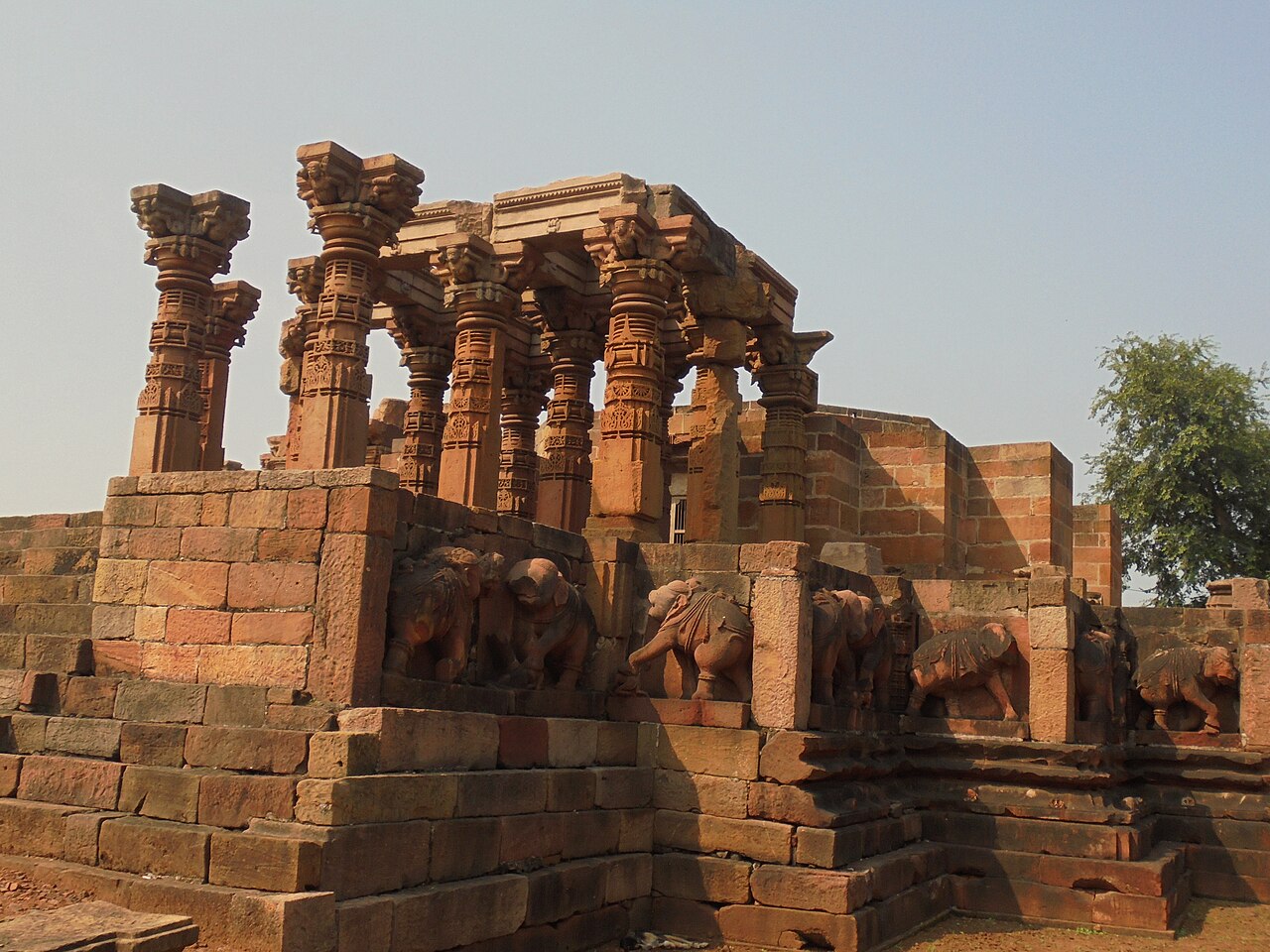 Carved elephant frieze and pillared hall of the ruined Siddhanath (Siddheshwar) Temple at Omkareshwar
