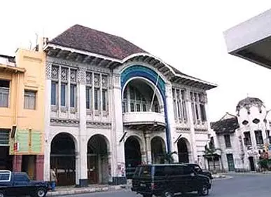 Foto sejarah Eks Bank Modern di Medan