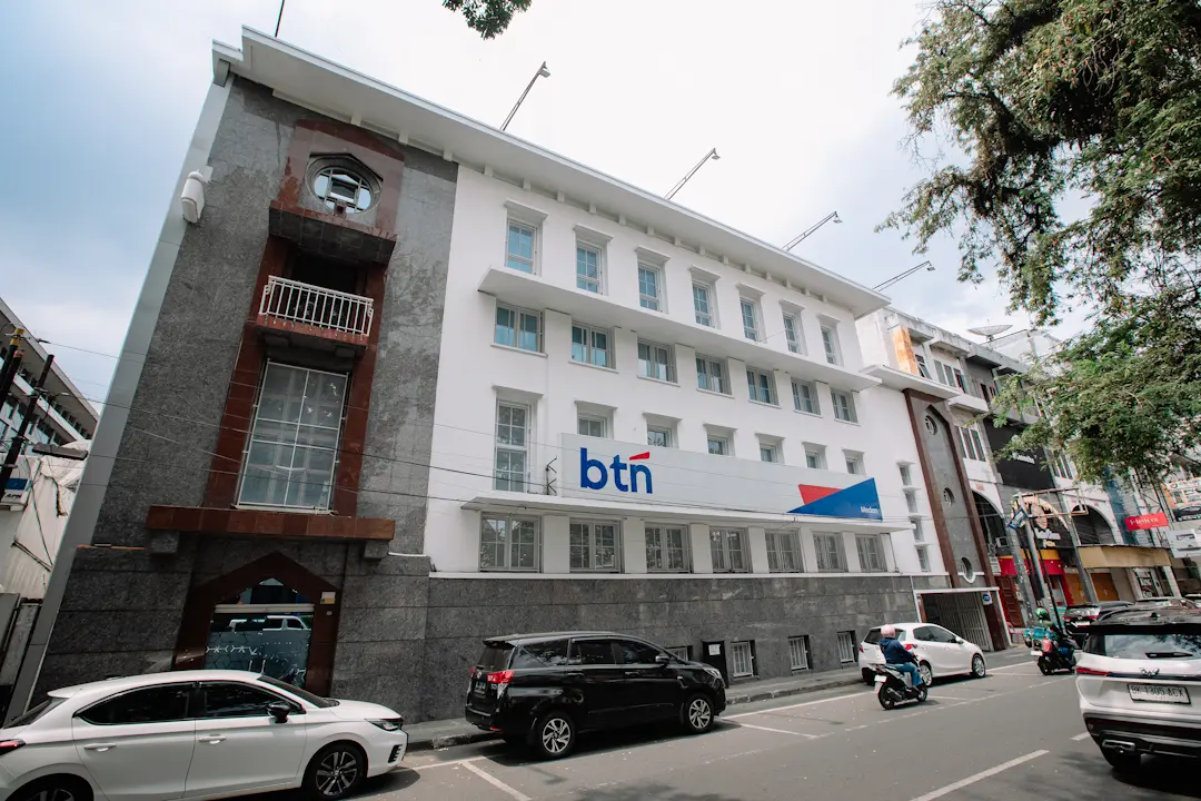 Kantor Bank Tabungan Negara - 4