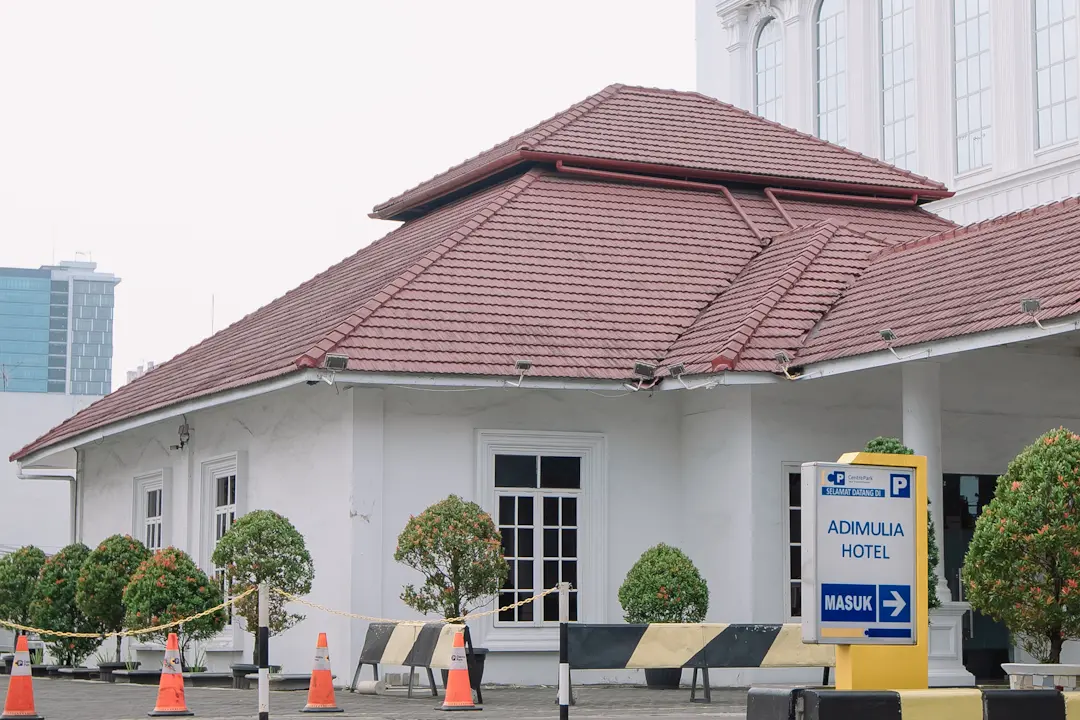 Eks Villa Kembar (Kantor Administrasi & Security Hotel Adimulia)