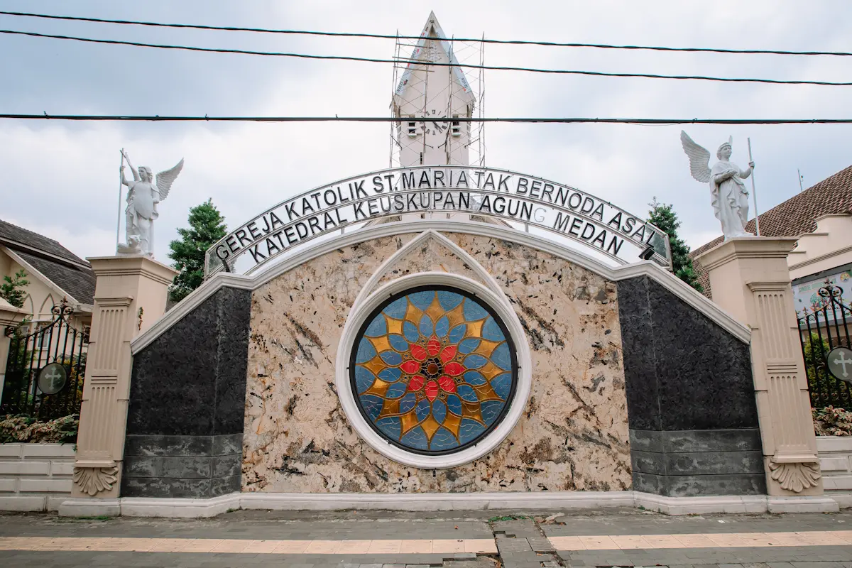 Gereja Katolik Santa Maria Tak Bernoda Asal – Katedral Medan