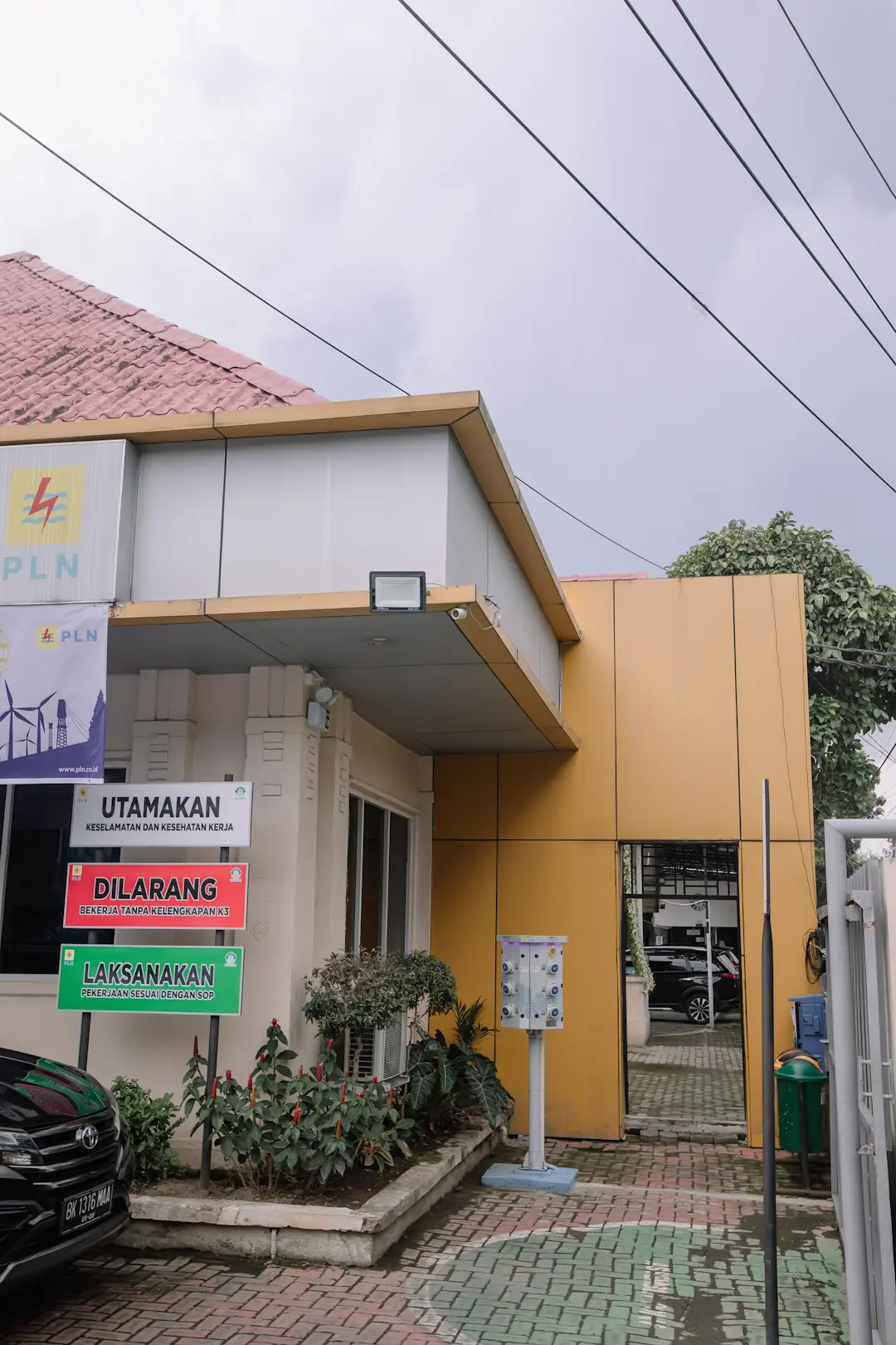 Kantor Unit Pelaksana Pelayanan Pelanggan (UP3) Medan Utara - 3