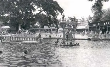 Foto sejarah Kolam Renang Paradiso di Medan