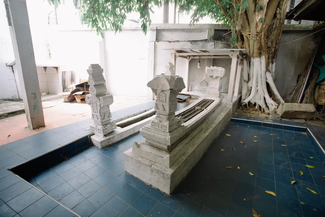 Makam Datuk Merah dan Darah Putih