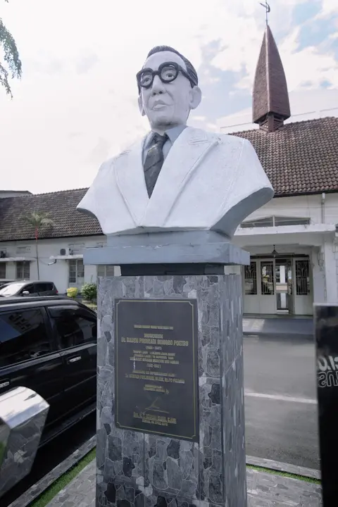 Rumah Sakit Umum Dokter Pringadi - 4