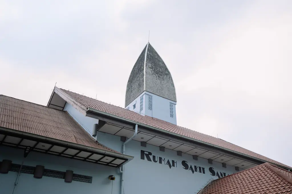 Rumah Sakit Santa Elizabeth - 2