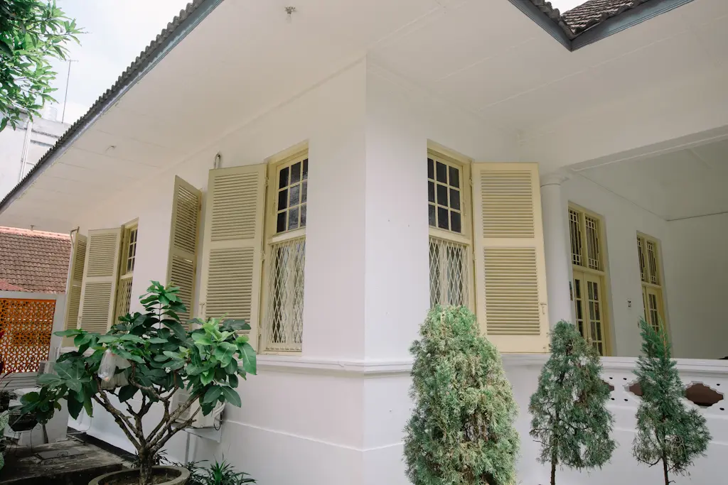 Rumah Dinas Pimpinan Bank Indonesia Jl Imam Bonjol No 25 - 4