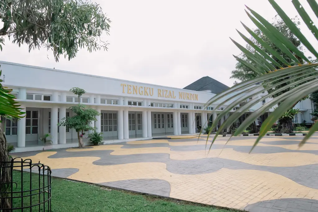 Rumah Dinas Gubernur Sumut - 2