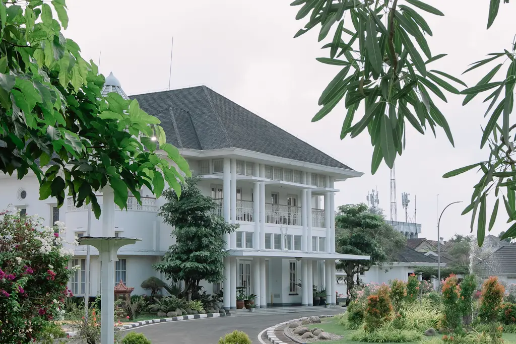 Rumah Dinas Gubernur Sumut - 3