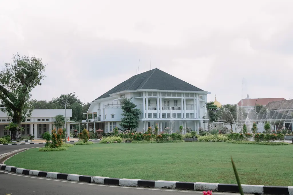 Rumah Dinas Gubernur Sumut - 4
