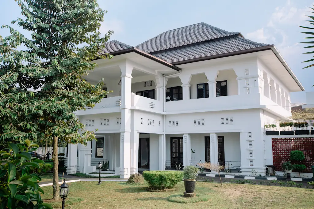 Rumah Dinas Pimpinan Bank Indonesia Jl Jend Sudirman No 37 - 3