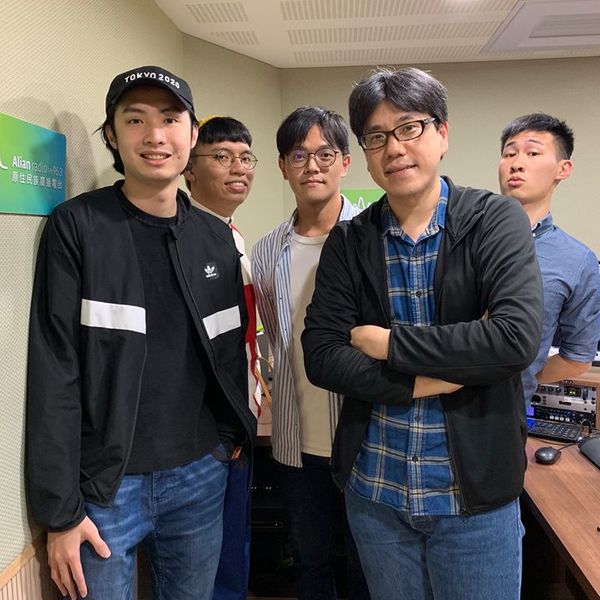 專訪椅子樂團、製作人黃榮毅 + 空中現場