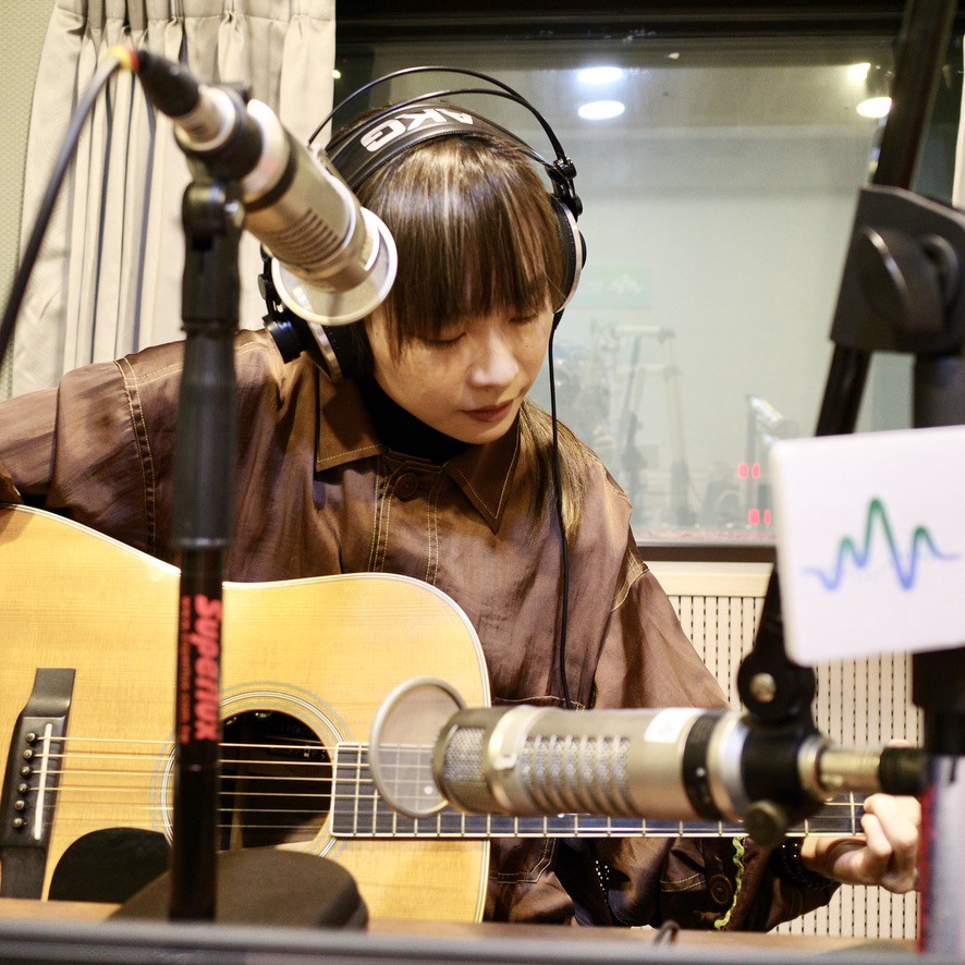 專訪鄭宜農談《給天王星》+ mini live 空中現場