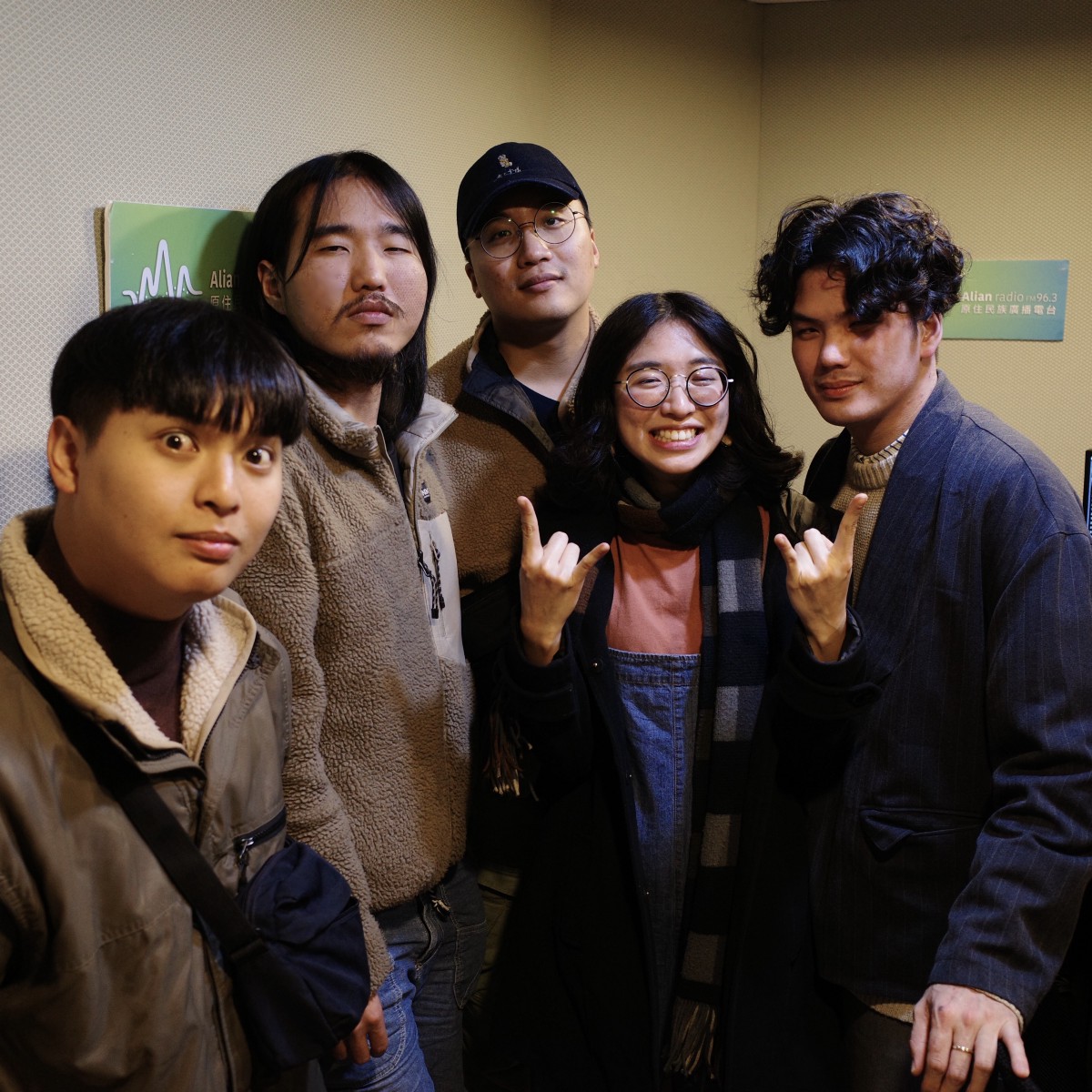 專訪老王樂隊談《吾日三省吾身》+ 出道首次廣播mini live現場