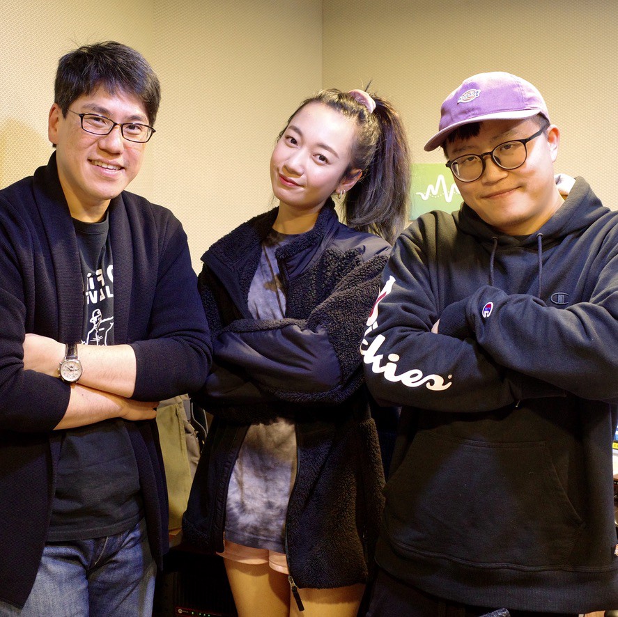 專訪Julia Wu吳卓源談《5am》與音樂人生 + 空中mini live現場