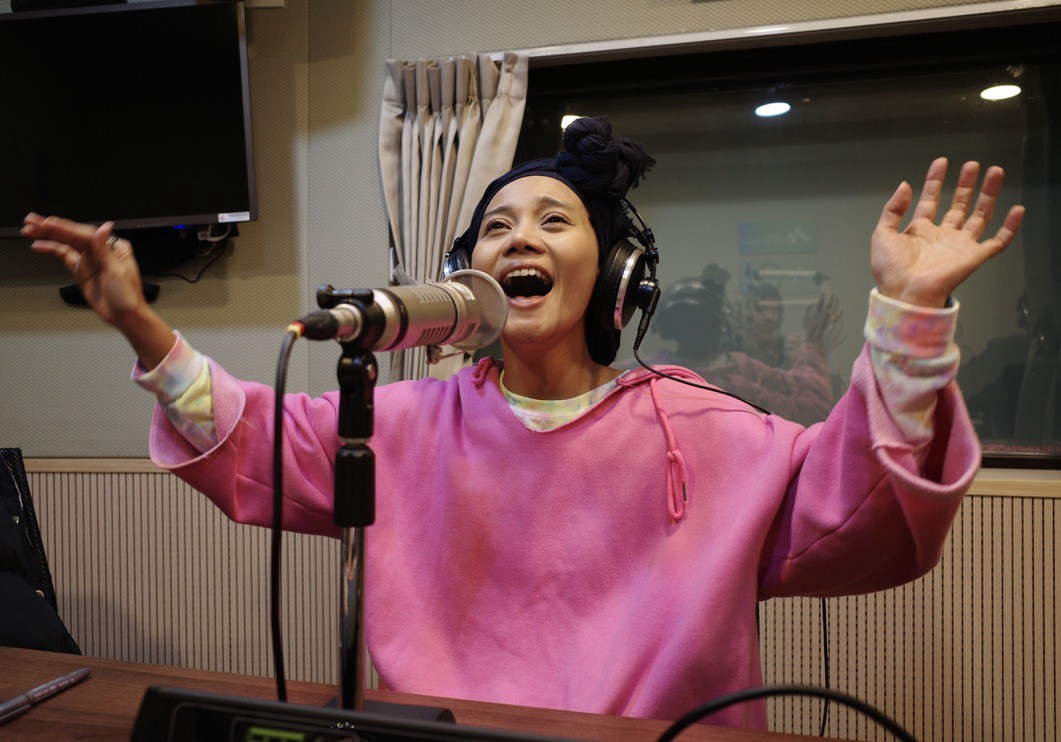 專訪阿爆(阿仍仍)談《kinakaian母親的舌頭》+ 空中 mini live 現場 feat. Dizparity