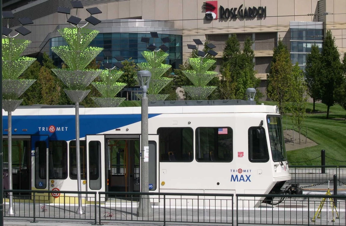 Interstate MAX Yellow Line — image 1