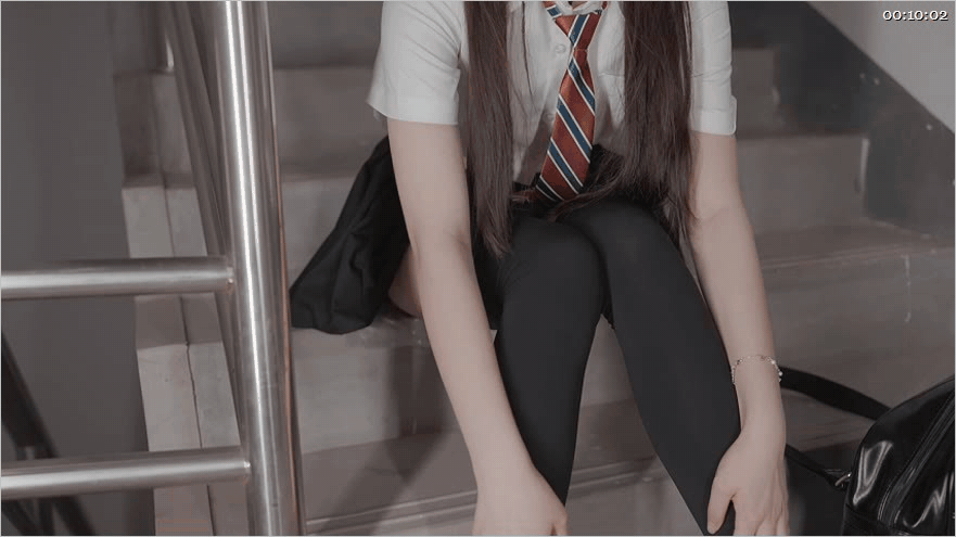 ✨ 精品推荐✨【户外露出】【小恩】绝版无水印收藏版4K户外露出楼道露出自慰楼道小粉逼假鸡巴自慰这画质无敌