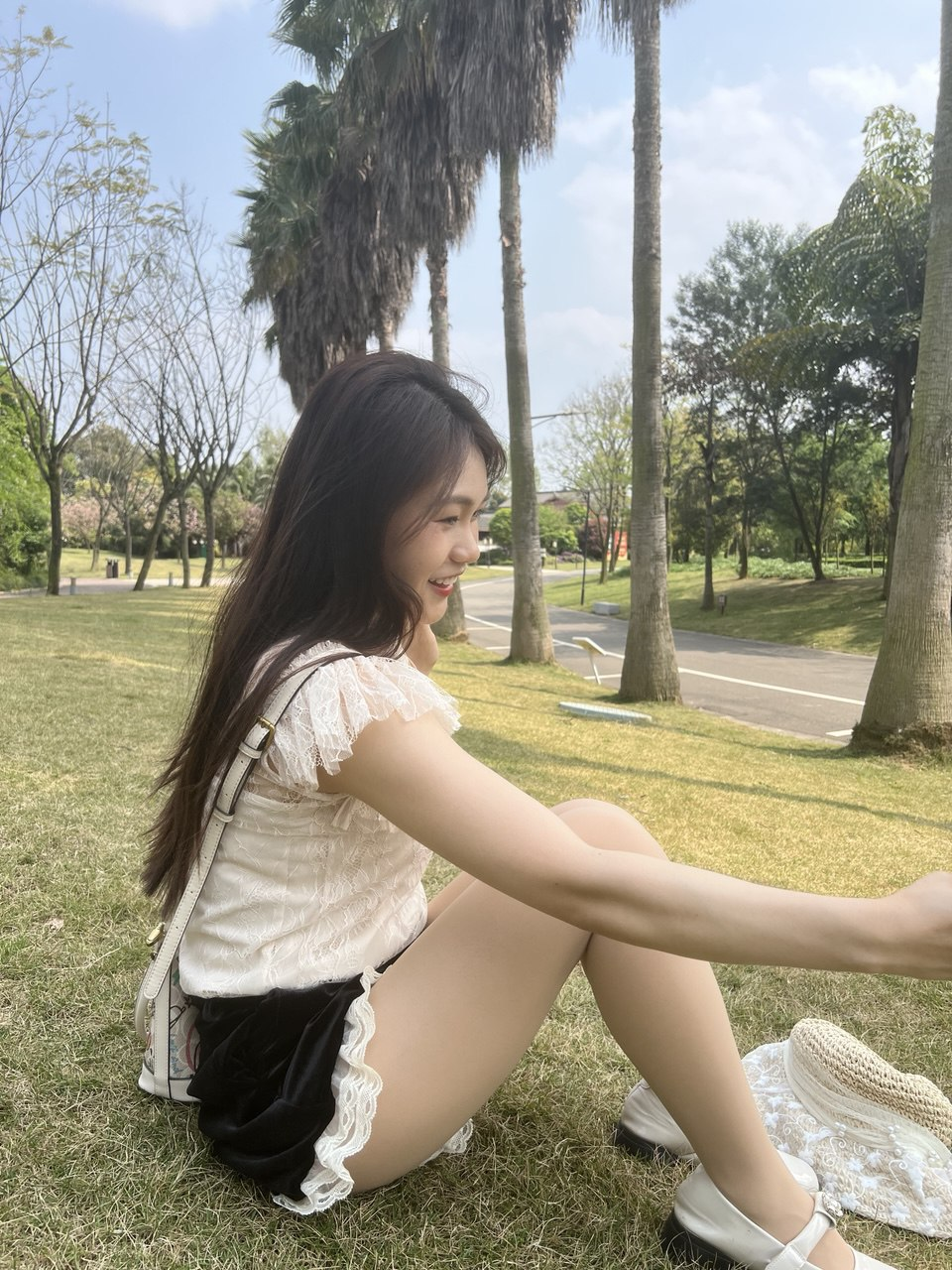 ✅“你好骚，我好喜欢！”人妻感满满 hhh！很有女人味的小骚货，外表有多端庄床上就有多淫荡！(17V)