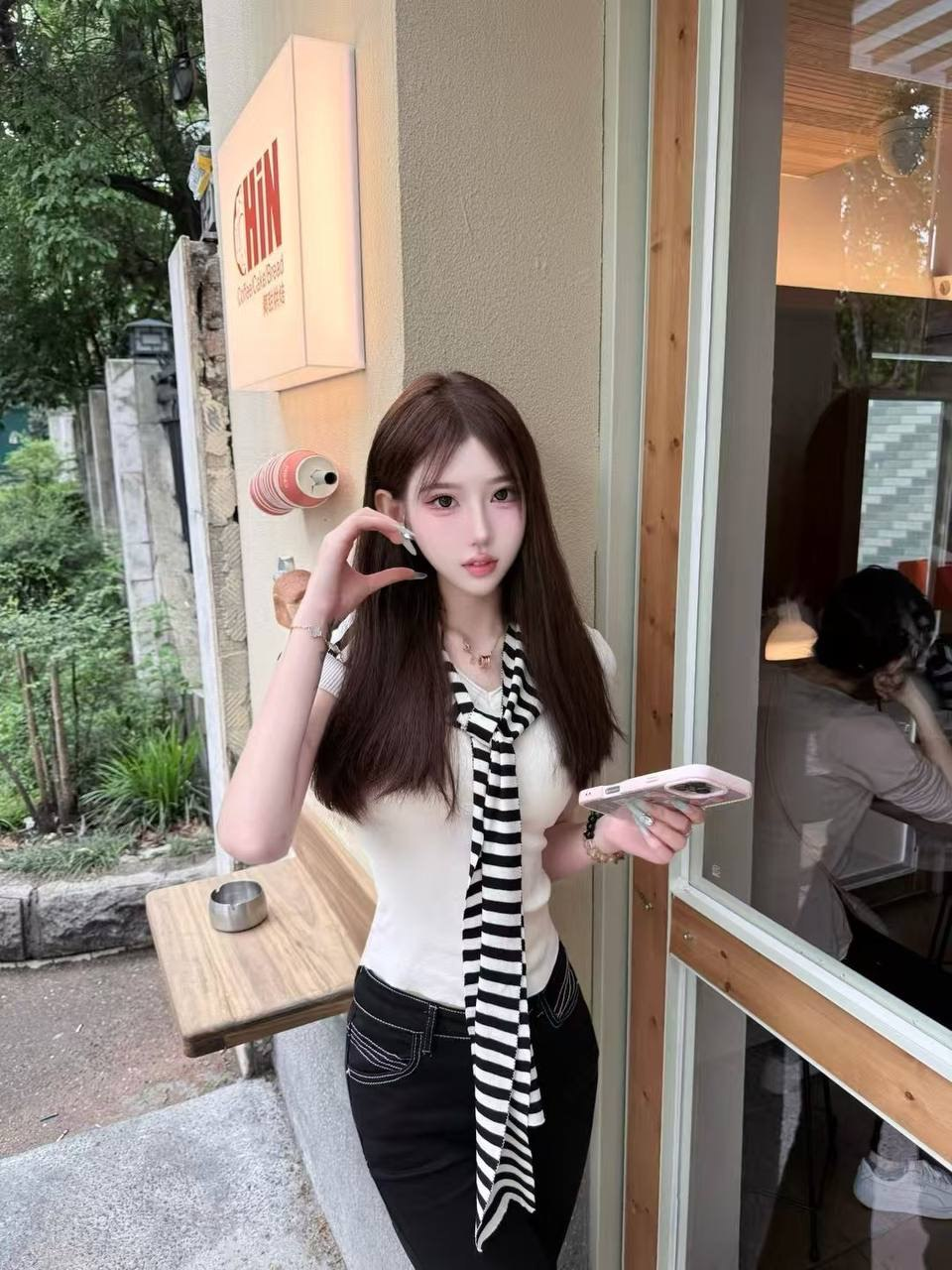 ✨【S级泄密】成都御萝双修少女，人前是在抖音爱臭美的网红小姐姐，一进卧室秒变小母狗跪求待哺，伸着舌头嘴里喊着还要爸爸艹我7V