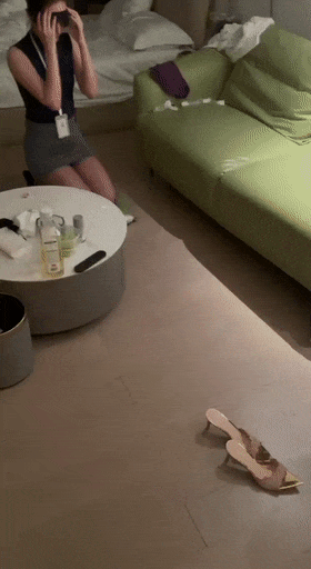 ♈ ♈ ♈2026年2月最新，超极品绿帽淫妻，【琢木鸟夫妻】，32岁，气质绝佳的前海航空姐，单男操逼，老公抠菊花，玩得嗷嗷叫！