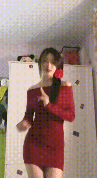 ✅极品网红反差尤物！各种丝袜被主人肏的高潮！高挑身材超高颜值，外人眼中女神私下就是一只欠操的骚母狗(28V)