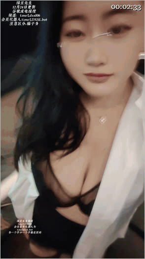 ✨高颜值素人天然F奶婊子少妇「娍」KTV的淫乱，又是约了一位小哥哦，体力很好，我狠喜欢，就KTV就这样大胆的操我，真的爽到顶点